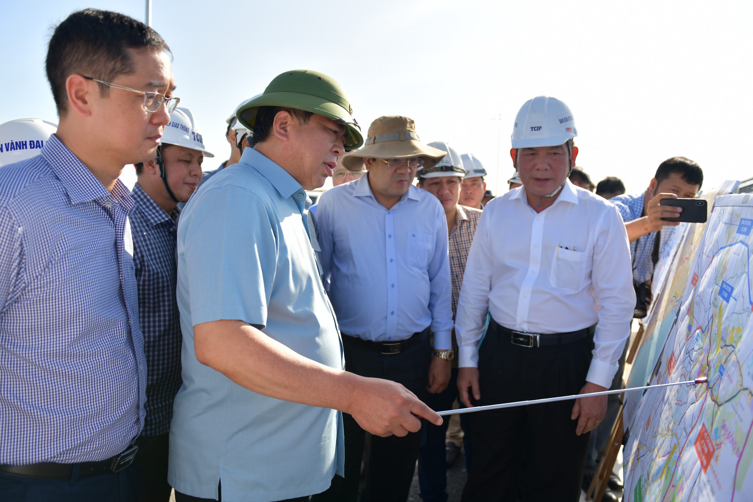BỨT PHÁ GIAO THÔNG, MỞ RỘNG KHÔNG GIAN PHÁT TRIỂN