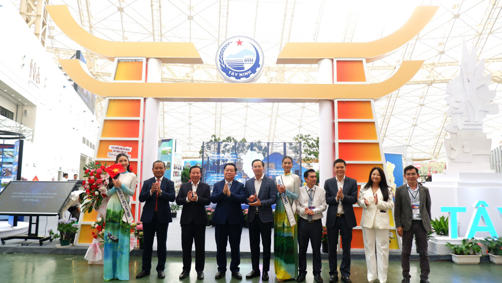 CHÍNH THỨC KHAI MẠC TRIỂN LÃM THÀNH TỰU ĐẤT NƯỚC '80 NĂM HÀNH TRÌNH ĐỘC LẬP - TỰ DO - HẠNH PHÚC'